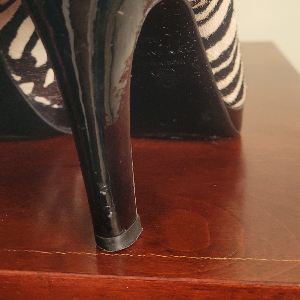 Zebra High Heels ๐ - Picture 5 of 9